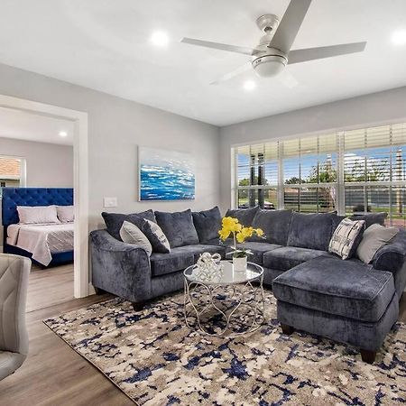 Modern Getaway Near The Beach With Room For A Boat 西棕榈滩 外观 照片